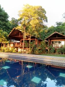 Kolam renang di atau dekat dengan Pousada Boutique Sitio das Jaqueiras-Vista Rio Mar