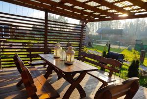 Κήπος έξω από το Wellness chill domek na Kaszubach,Gołubie ,saunowy zakątek z balia pod gwiazdami