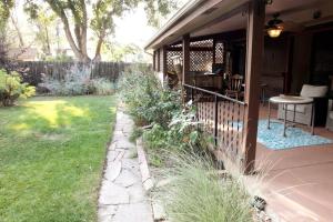 Fotografie z fotogalerie ubytování Sunny Family Retreat HotTub, GameRoom, Backyard v destinaci Longmont