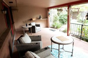 Fotografie z fotogalerie ubytování Sunny Family Retreat HotTub, GameRoom, Backyard v destinaci Longmont