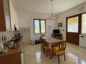 Kuchyň nebo kuchyňský kout v ubytování Vista mare e Dolce Vita loft romantico a Diamante