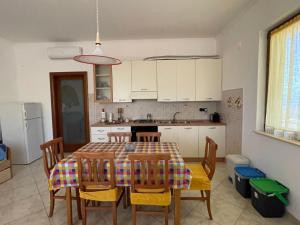 Kuchyň nebo kuchyňský kout v ubytování Vista mare e Dolce Vita loft romantico a Diamante