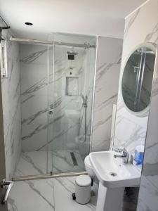Koupelna v ubytování Vion Hotel