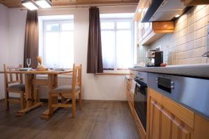 Kuchnia lub aneks kuchenny w obiekcie Apartmenthaus Esther