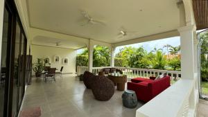 Balkón nebo terasa v ubytování Villa Baan Lisa, Hua Hin, 2BR,2BA, near Soi 94, beach, restaurants & Shopping