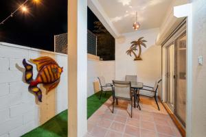 Imagem da galeria de 3 Story House 3BR 2BA Rooftop View with Heated Pool em La Choya