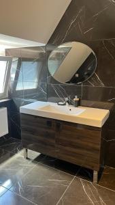 Bilik mandi di Marlin City Apartment 2