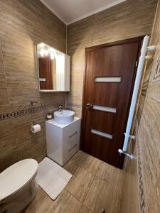 Ένα μπάνιο στο Aparthotel Brown +7 φωτογραφίες