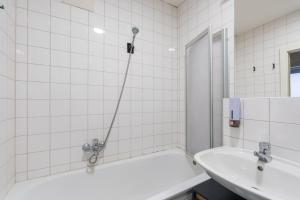 Koupelna v ubytování Steyr Apartment Perfect for Work Trips & Family Holidays + 31 fotografií