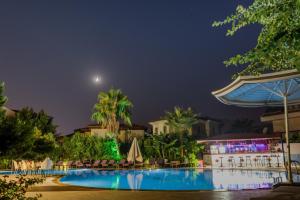 Bazén v ubytování Hotel Konak Su nebo v jeho okolí