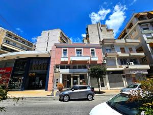 Tòa nhà nơi căn hộ tọa lạc