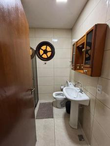 Vannituba majutusasutuses Casa Itagua proximo a praia