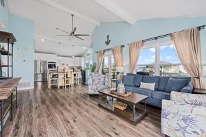 Η κουζίνα ή μικρή κουζίνα στο Bearfoot Bungalow +26 φωτογραφίες