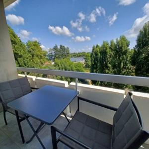 A balcony or terrace at Studio avec très belle vue sur l Allier