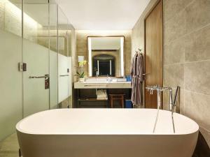 Mercure Vung Tau Resort的一间浴室