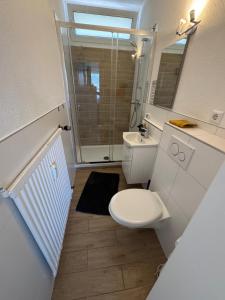 Bilik mandi di KnocksCasa4You Apartment Nr 16