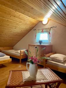 Postel nebo postele na pokoji v ubytování Cosy country home, Lendava