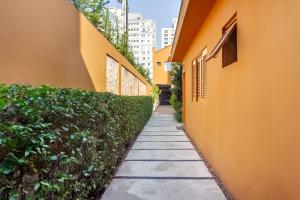 Το κτήριο όπου στεγάζεται  το διαμέρισμα