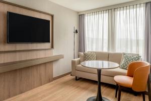 Μια τηλεόραση ή/και κέντρο ψυχαγωγίας στο Zurich Marriott Hotel