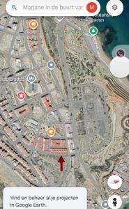 un mapa de una ciudad con indicaciones para llegar a una calle en 2 slaapkamer appartement in alhoceima bades, en Alhucemas