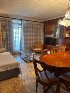 A bed or beds in a room at CAL GUINEU