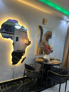 Uma área de estar em Azure Villa Suites Apart Hotel