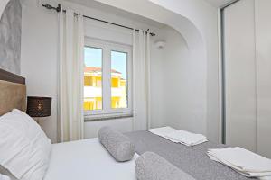 Posteľ alebo postele v izbe v ubytovaní Apartment Zecevo Rtic 8366d + 23 fotografií