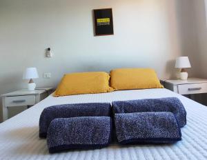 En la mejor zona, Shopping Mariscal, Vistas increibles, Edif Life Villa Morra 5D房間的床 +25 張相片