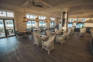 Restaurace v ubytování Prestige Oceanfront Resort, WorldHotels Luxury
