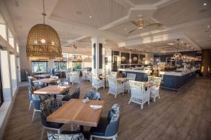 Restaurace v ubytování Prestige Oceanfront Resort, WorldHotels Luxury