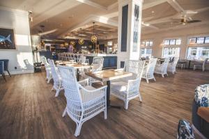 Restaurace v ubytování Prestige Oceanfront Resort, WorldHotels Luxury
