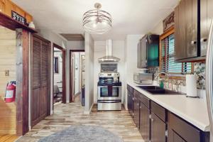 Cucina o angolo cottura di Tiptop Treehouse