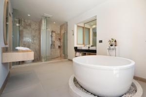 Vannituba majutusasutuses Centara Villas Phi Phi Island