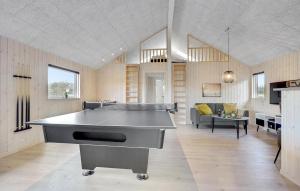 Fotografie z fotogalerie ubytování Cozy Home In Løkken With Sauna v destinaci Løkken