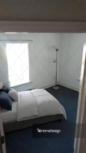 Afbeelding uit fotogalerij van - Historic District Haven 3BR, 2BA Townhome Escape 