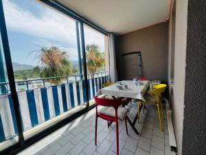 Balkón alebo terasa v ubytovaní Argelès sur Mer - Appartement 6 pers avec terrasse et parking - FR-1-309-375