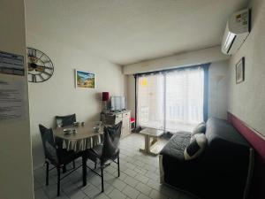 Posedenie v ubytovaní Argelès sur Mer - Appartement 6 pers avec terrasse et parking - FR-1-309-375