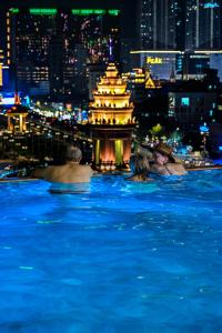 Bazén v ubytování Phnom Penh 51 Hotel & Residences nebo v jeho okolí