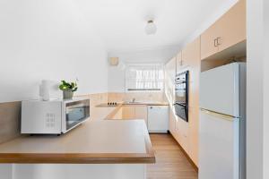 Dapur atau dapur kecil di 7 53 Forsters Bay Road Blue Water Villas