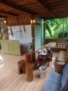 Posezení v ubytování Hoa Mường Pa Homestay