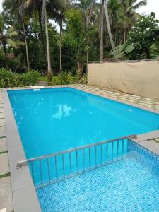 Kolam renang di atau dekat dengan Babira brookside heritage resort