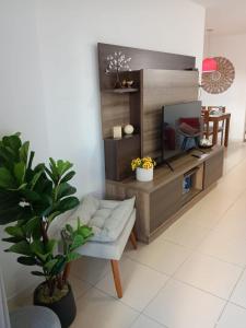 尼泰罗伊Suite, 2quartos, cozinha completa, varandão, 2 vagas de garagem的相册照片