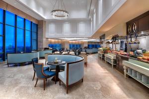 A restaurant or other place to eat at Four Points by Sheraton Danang