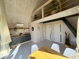 Kuchyň nebo kuchyňský kout v ubytování Sunset Village