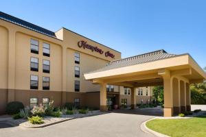 a rendering of a hotel with agiving inn at Hampton Inn Mt. Vernon in Webster Hill Estates