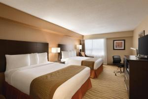 Postel nebo postele na pokoji v ubytování Park Inn by Radisson Toronto-Markham