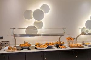 Jídlo v hotelu nebo okolí + 93 fotografií