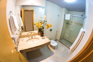 Ванная комната в Atlantis Copacabana Hotel