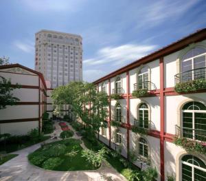 Budova, kde se hotel nachází