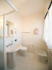 A bathroom at Albergo Centrale